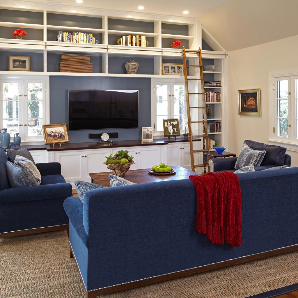 Achieve a polished, cohesive room by coordinating architecture, construction, and interiors from day one. Early planning ensures style harmony, custom built-ins, expert guidance, and stress-free remodeling.