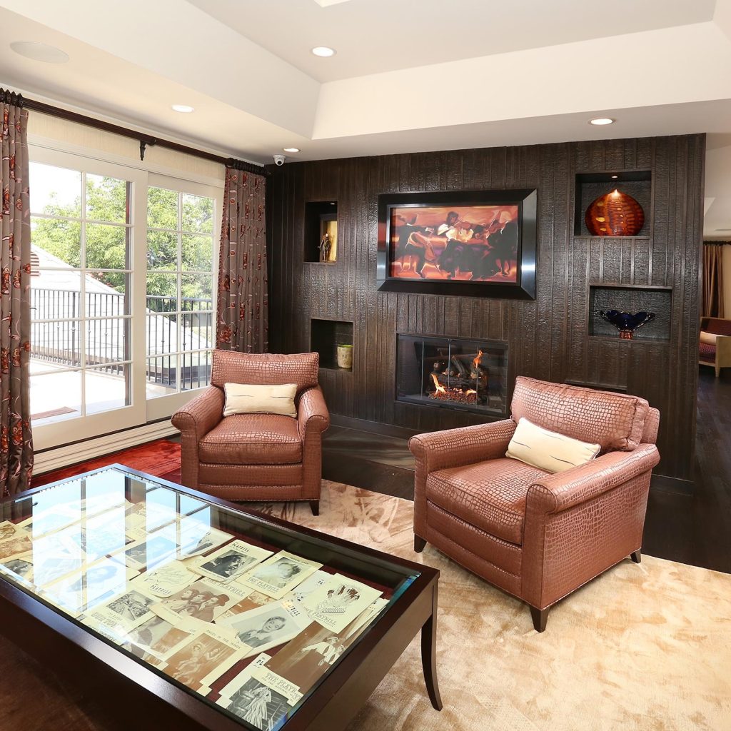 Design-build unites architecture, design, and construction from day one, ensuring cohesive, efficient remodels. Cynthia Bennett & Associates excels in personalized, seamless home transformations in San Gabriel Valley.